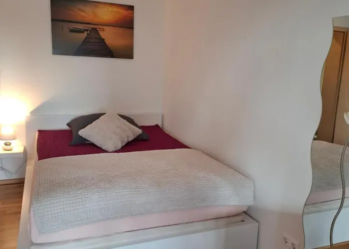 Haus Der Weinkoenigin Kristina Apartamento Piesport