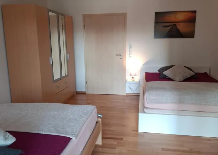 Haus Der Weinkoenigin Kristina פיספורט